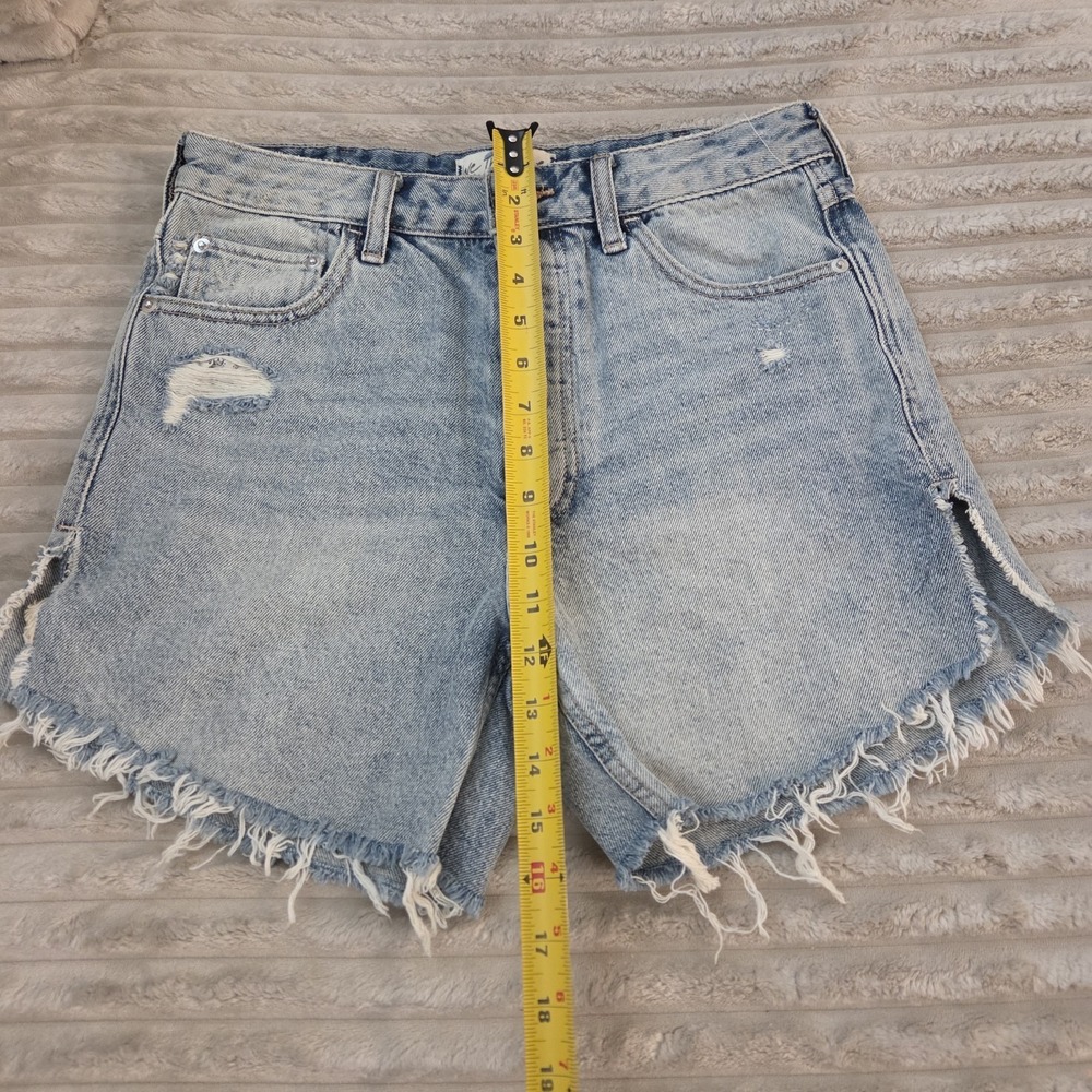 FP Free People Denim Shorts Size 25 High Rise Frayed Cutoff Light Wash Jean - Picture 3 of 10
